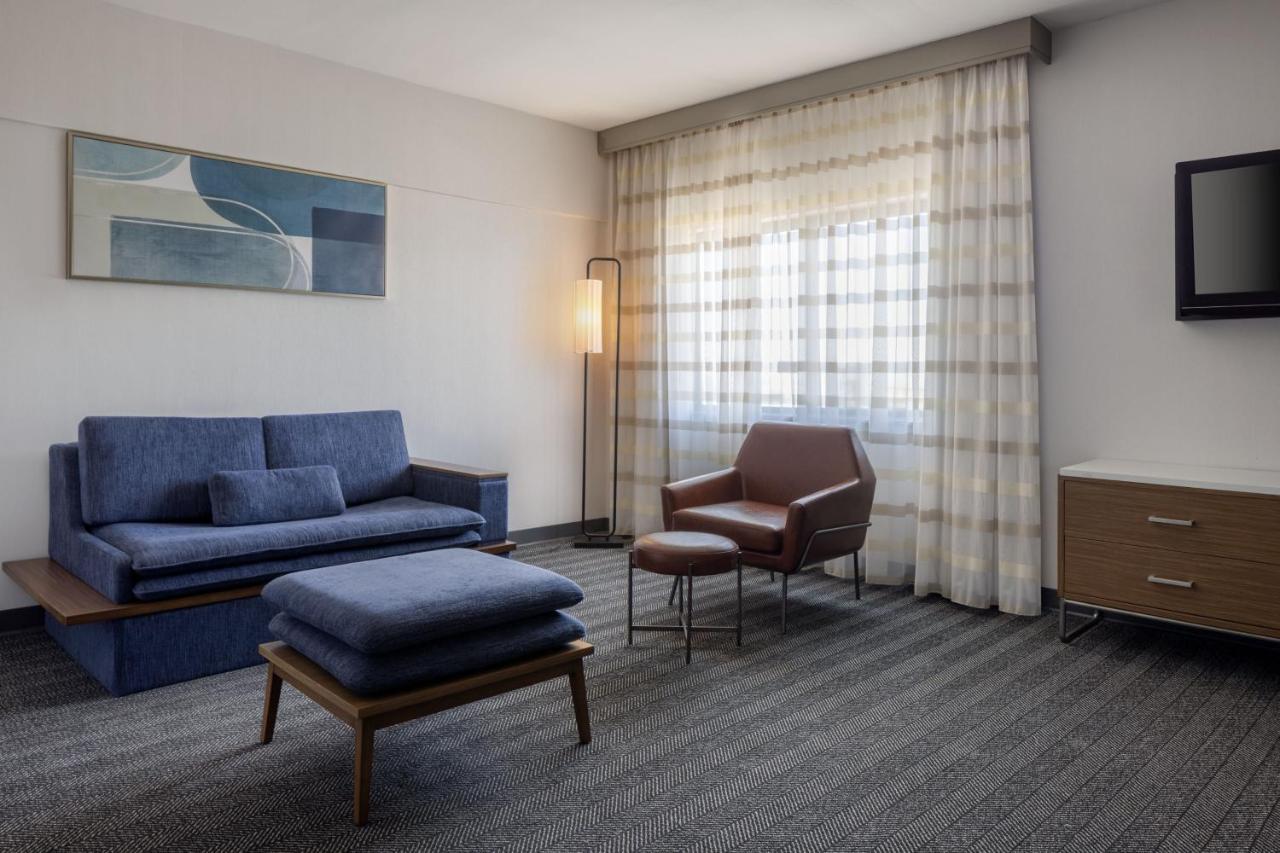 Courtyard Hotel 3*